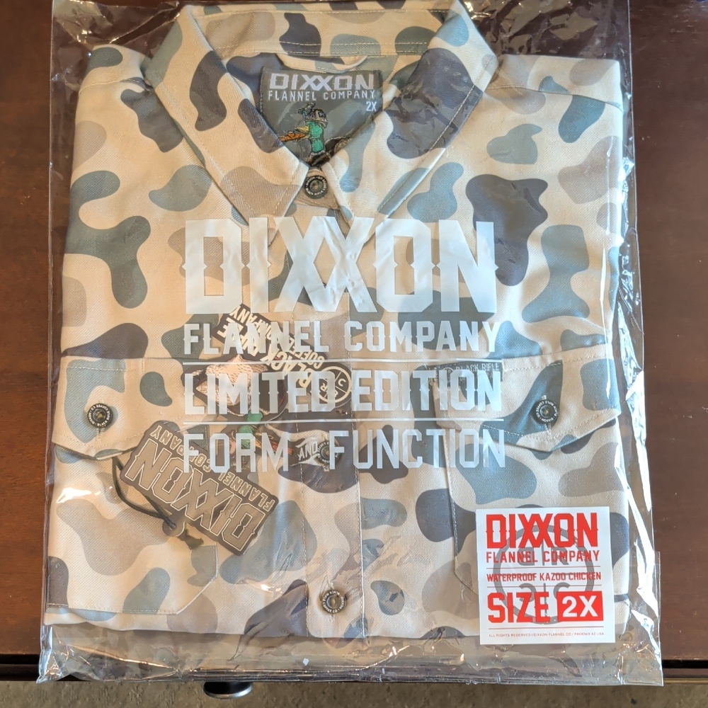 DIXXON Women's Gray and Tan Camouflage Flannel Shirt 2X